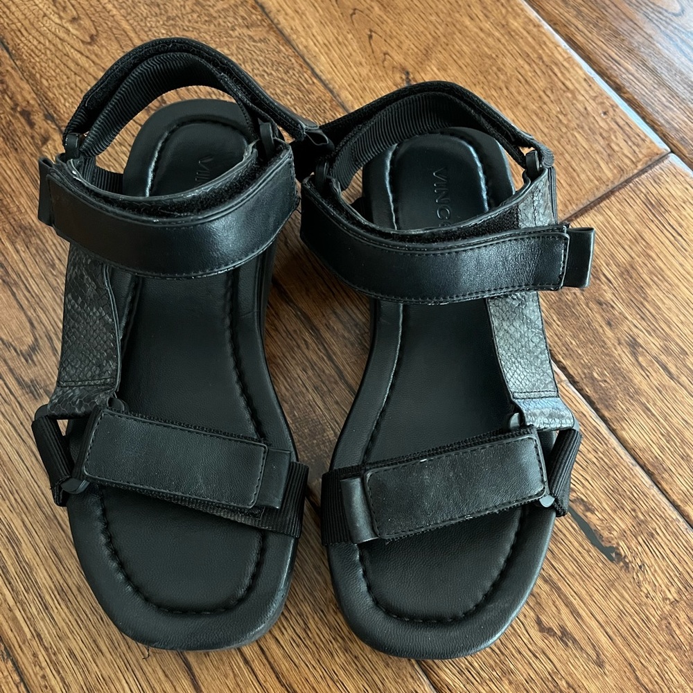 VINCE black Velcro sandals